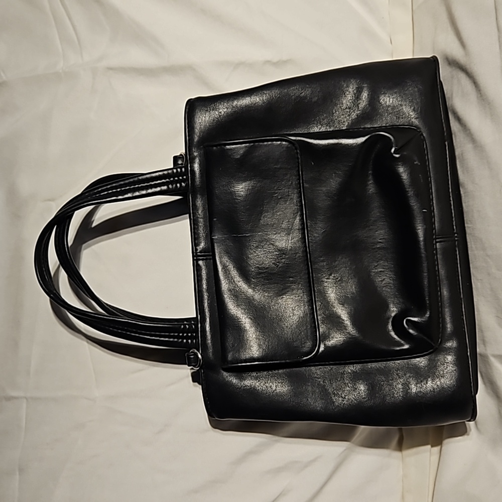 Croft and Barrow black purse